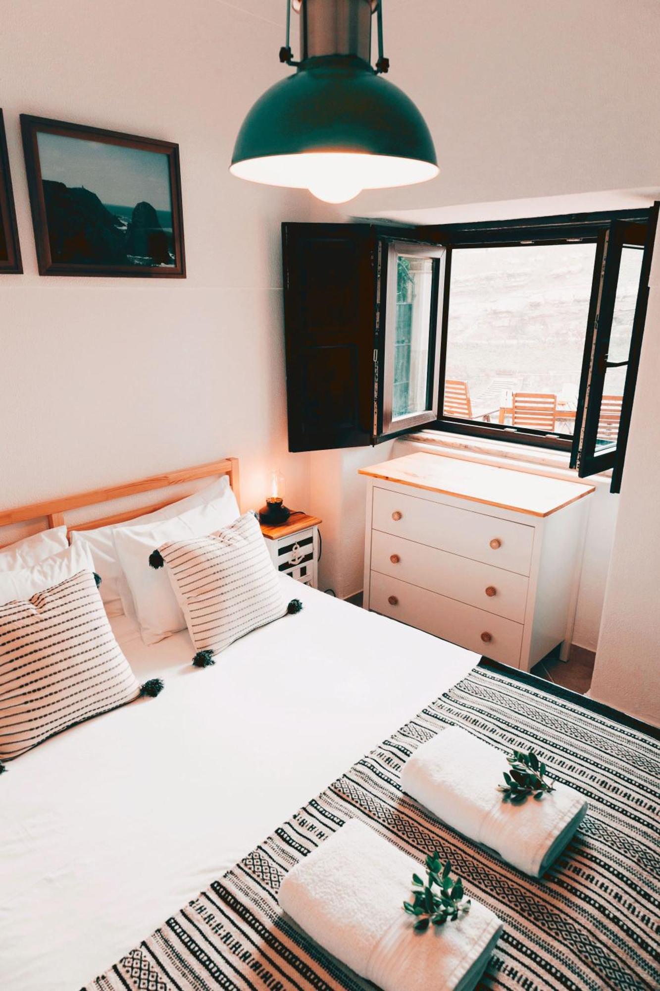 Um Lugar Ao Sol Beach House Azenhas Do Mar Sintra Exterior foto